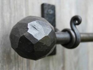 Топки, конуси, пирамиди