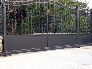 Входна Врата и Ограда